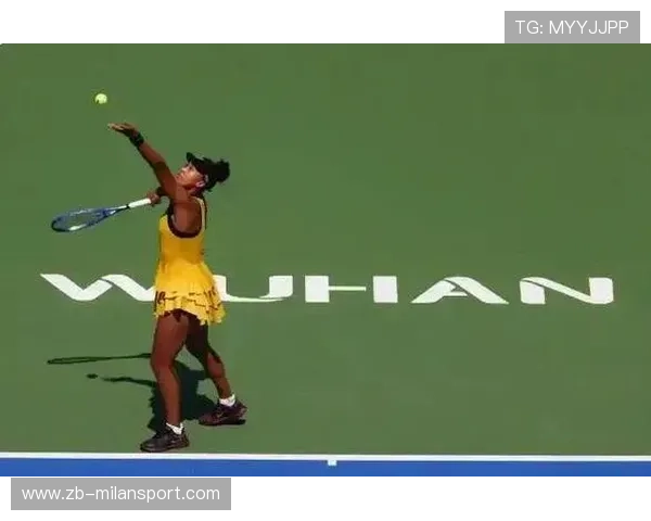 网球对手被逼到底线无法翻身 网球对手被逼到底线无法翻身