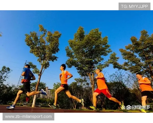 体育明星被拍凌晨跑步！粉丝夸自律